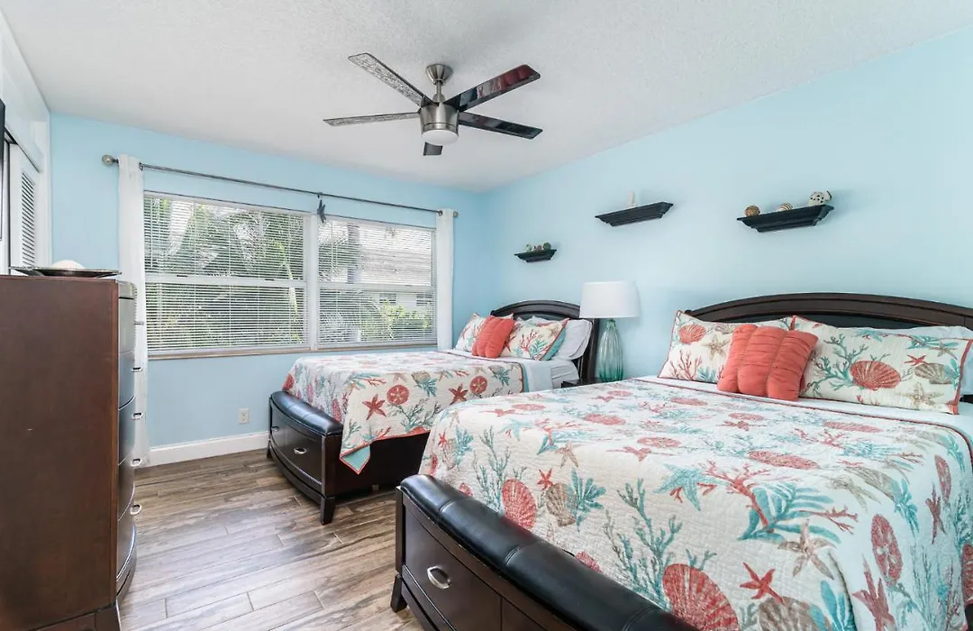 Bluewater Cove Boutique Resort-1