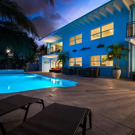Bluewater Cove Boutique Resort-3